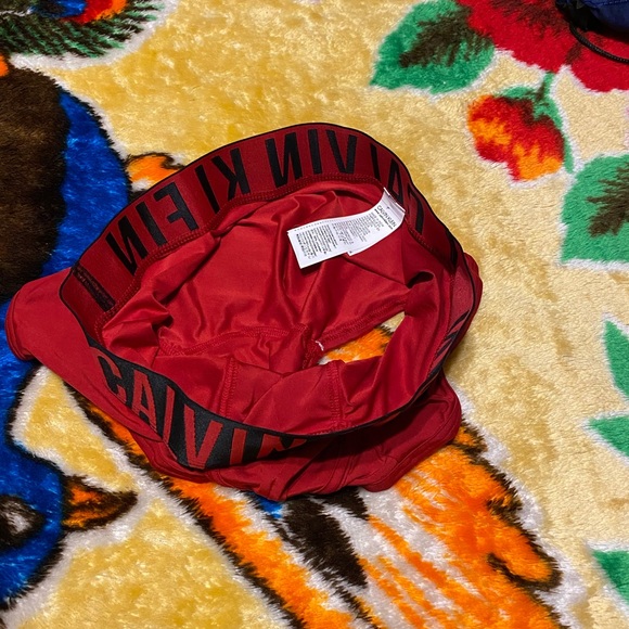 Size S red - Picture 3 of 5